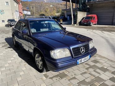 Mercedes-Benz - αριστερά - Οθωνοί: Mercedes-Benz E 250: 2.5 l. | 1995 έ. | Sedan
