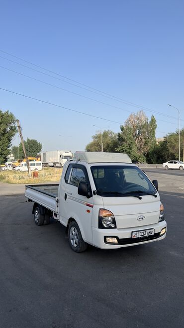 авто унаа сатылат: Hyundai Porter: 2017 г., 2.5 л, Автомат, Дизель