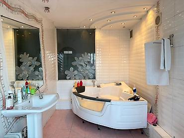 Продажа квартир: 5 и более комнат, 228 м², Индивидуалка, 5 этаж — 18