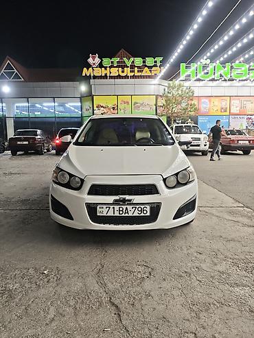 mercedes benz 208 d: Chevrolet Aveo: 1.4 l | 2014 il 235000 km Sedan — 1