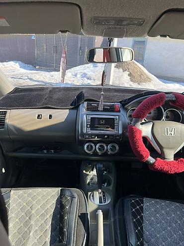 подогрев на сиденье автомобиля: Honda Fit: 2005 г., Автомат, Бензин, Хэтчбэк — 5