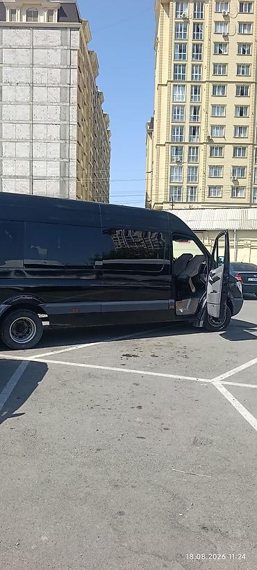 Транспорт: Пассажирский микроавтобус Mercedes‑Benz Sprinter (длинная база — 5