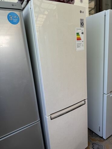 Холодильники: Холодильник LG, Новый, Двухкамерный, No frost