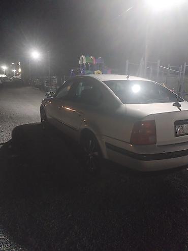 6 дыр: Volkswagen Passat: 1999 г., 1.6 л, Кол менен иштөөчү, Бензин, Седан — 4