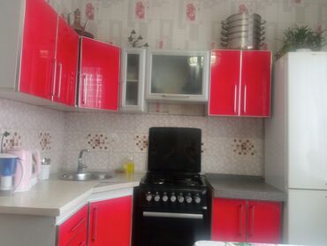 кухонная мебель каракол: Кухонный гарнитур, Шкаф, цвет - Красный, Б/у