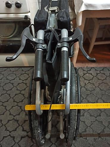 Инвалидные коляски: Продаю бу 1 деская 1 взрослая коляска и есть ещё ходунки одни не — 11