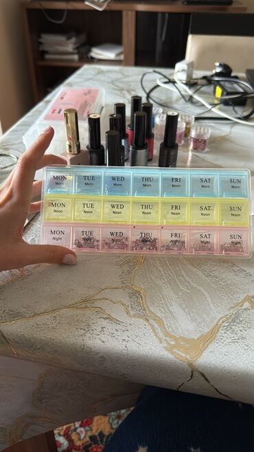 Manikür, pedikür aparatları: Manikür üçün avadanlıq dəsti tək tək də satılır hər biri Tərkib: - — 25