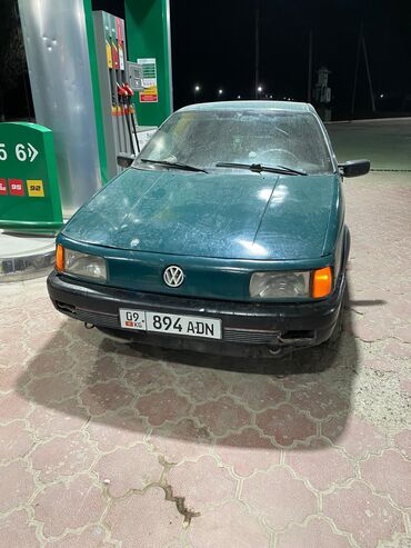 Volkswagen: Volkswagen Passat: 1988 г., 1.8 л, Механика, Бензин, Седан