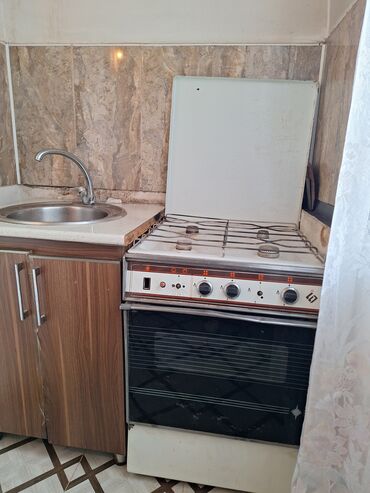 Uzunmüddətli kirayə mənzillər: Gəncə şəhəri Texnologiya Universitetə yaxın, 44 nömrəli məktəbin — 8