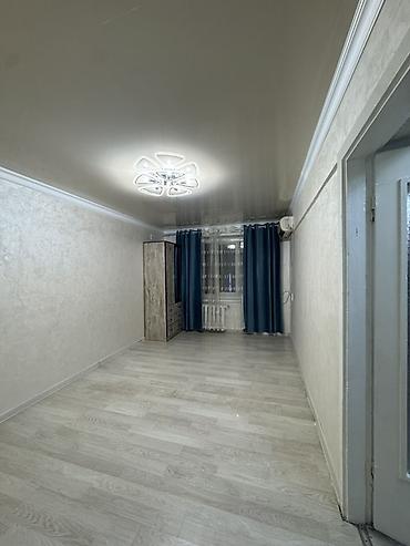 квартира бищкек: 1 комната, 33 м², ул. Курманжан Датка-Гапара Айтиева, Индивидуалка, 2 этаж, Косметический ремонт — 1