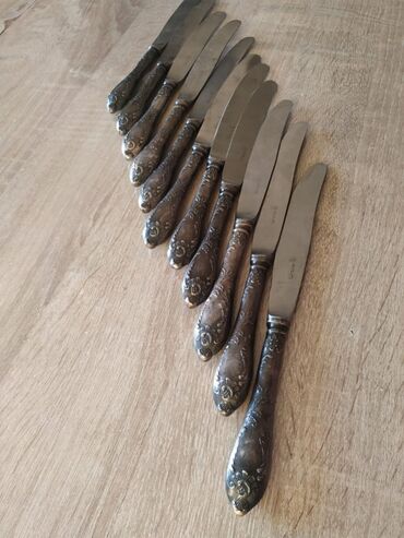Ножи: Продаю ножи серебряные антикварные, в количестве 10 штук. Цена 1000