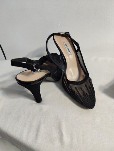женская обувь 38: Туфли 37, цвет - Черный