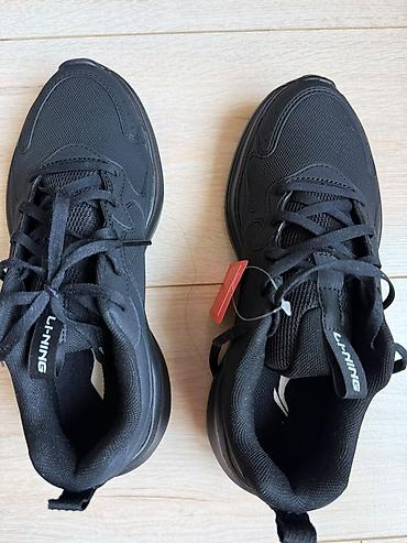 Детская обувь: Подростковые кроссовки Li-Ning и Warrior, размер 37 - Цвет: черный с — 16