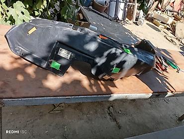 patkrilnik: Mitsubishi Montero 2001–2002 sağ ön qanad içliyi (inner fender liner) — 1