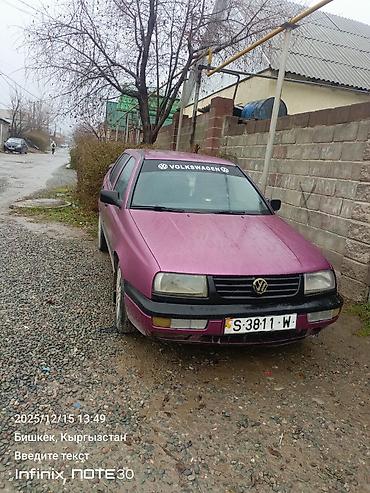 Унаа сатуу: Volkswagen Vento: 1992 г., 2 л, Кол менен иштөөчү, Бензин — 8