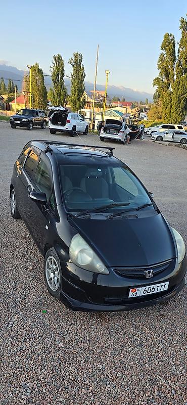 радиатор батарейка: Honda Fit: 2004 г., Бензин, Хэтчбэк — 1