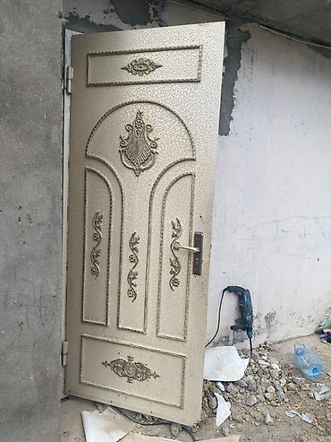 peredok 07 sekilleri: Metall qapı – dekorativ naxışlı, bej rəngdə - Material: möhkəm metal — 1