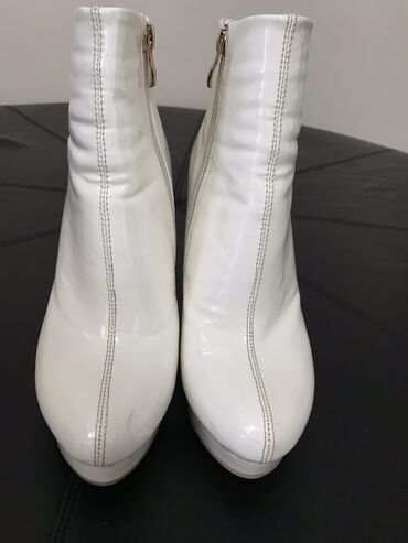 женская обувь 38: Ботинки и ботильоны 38, цвет - Белый
