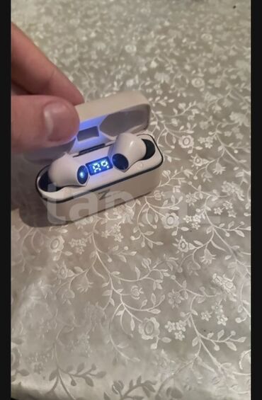 Qulaqcıqlar: İşlənmiş Simsiz (Bluetooth) Qulaqcıqlar, rəng - Bej
