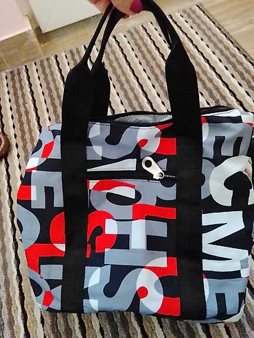 pull and bear rs: Lepa torba 1400din — 2