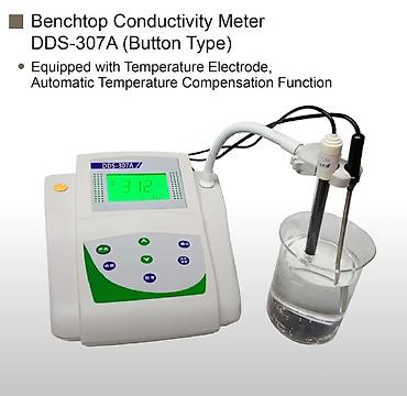 distille su: Laboratoriya keçiriciliyi ölçmə cihazı. Mikrokompüter Model: DDS-307A — 2