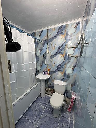 hostel osh: 1 комната, 10 мкр, Постельное белье, Парковка, Телевизор — 8