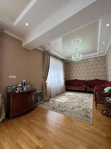 Продажа коттеджей и домов: Продается отличный дом 6 комнат в районе гос. резиденции по улице — 7