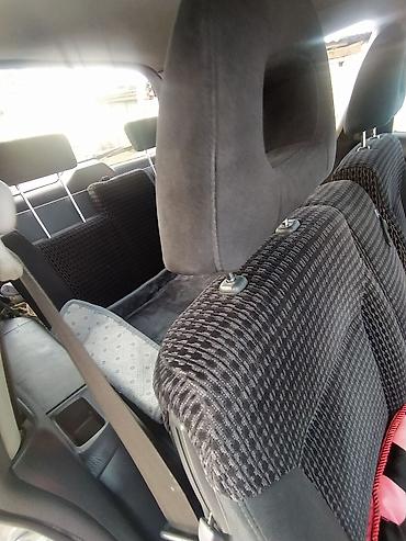 b v d: Honda Stream: 2002 г., Автомат, Бензин, Минивэн — 9