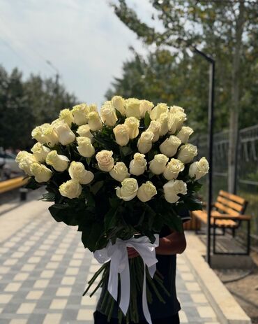 Цветы и букеты: Букеты на разные Мероприятия принимаем заказы на любой сложности по — 16