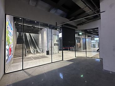 Аренда офисов: Аренда офисов, 32 м², В торговом центре, 1 линия — 4