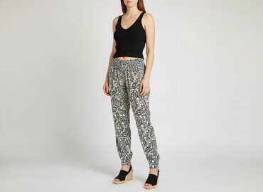 dragon ball buty: Material trousers for women, size M