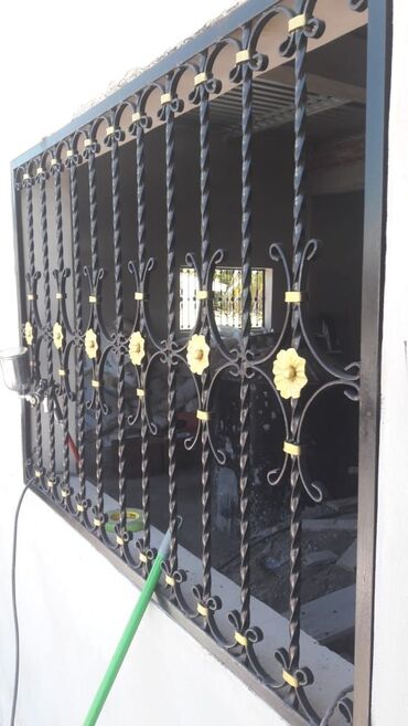 Barmaqlıqlar: Dəmir döymə pəncərə barmaqlıqları – dekorativ və təhlükəsiz həll - — 12