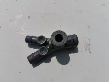 Auto delovi: Racva plina plasticna br.1. Polovno, očuvano. Skinuto sa rastavljenog — 10