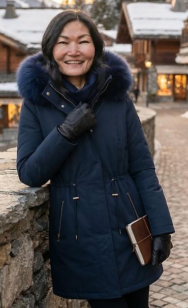 ženske ski pantalone: Zimska ženska parka jakna, tamnoplava - Topla i funkcionalna parka do — 1