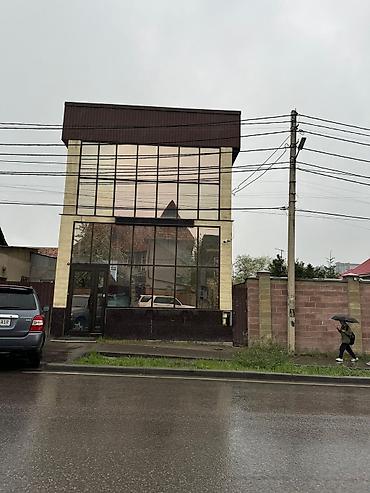 Долгосрочная аренда домов: 270 м², 5 комнат — 1