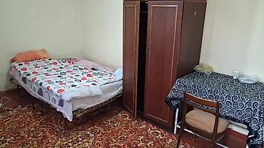 Daşınmaz əmlak: Kirayə verilir: mətbəxi və sanitar qovşağı olan kiçik mənzil/otaq 1 — 5