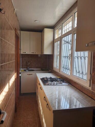 Uzunmüddətli kirayə mənzillər: Hər vaxtınız xeyir.Ukrayna dairəsində 9 mərtəbəli binanın 1 ci — 1