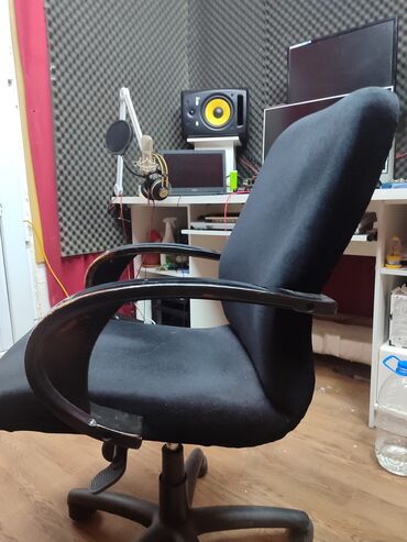 офисной кресло: Комплект офисной мебели, Кресло, цвет - Черный, Б/у