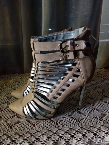 metro obuca нови пазар – слике: Sandals, 39