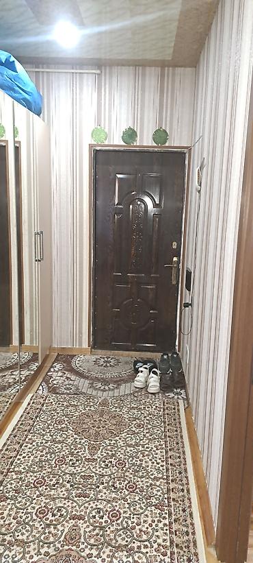 ev satlir: Bakı, Qaraçuxur qəs., 3 otaqlı, Köhnə tikili, m. Neftçilər, 78 kv. m — 1