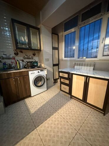 Köhnə tikili: Bakı, Yeni Günəşli Massiv A, 3 otaqlı, Köhnə tikili, 70 kv. m — 6