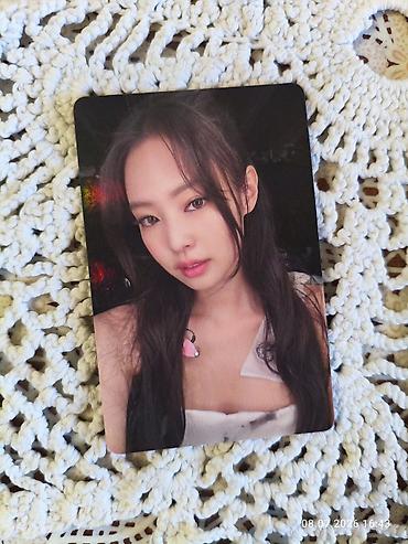 İncəsənət və kolleksiyalar: Məhsul: K-pop fotokartı (BLACKPINK temalı) Təsvir: - Ön tərəfdə — 2