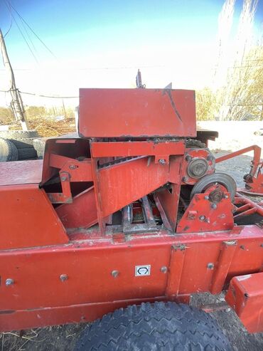 Тюковые пресс-подборщики: Тюковый пресс-подборщик (поршневой), красный. Назначение: - Подбор — 6