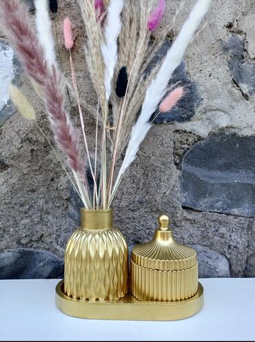 Vazalar: Bir vaza — 6