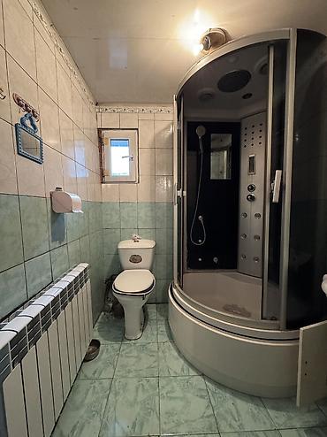 Продажа коттеджей и домов: ✨Продаётся дом в г. Шопоков✨ 🏡Характеристики: • Участок - 7 соток • — 16