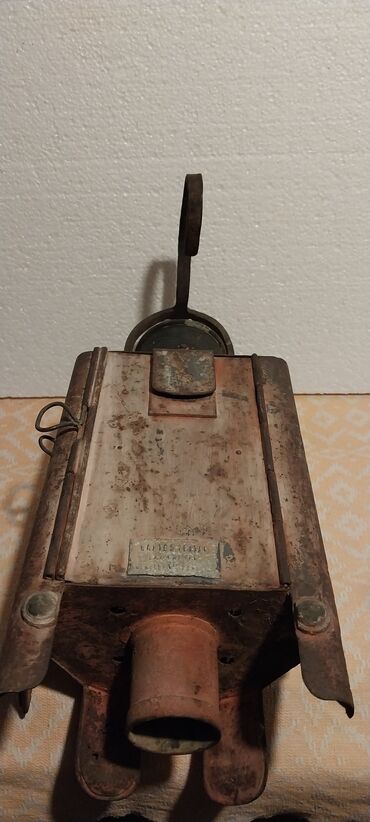 Stare vaze i dekor: Antikvarna metalna fenjer-lanterna sa uljanom lampom i staklenim — 7