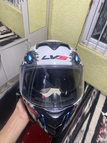 шлем мото: Шлем LVS Б/У состояние отличное С двумя визорами прозрачный и черный