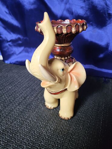 Figure: Figura, bоја - Šareno, Novo — 9