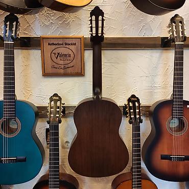 valencia gitara: Klassik gitara Valencia VC 204 Üst:Sitka Spruce Qol: Ebonized Mahogany — 2