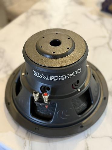 sanba: Massive Audio subvufer - Brend/model: Massive Audio (logo və dizayn — 3